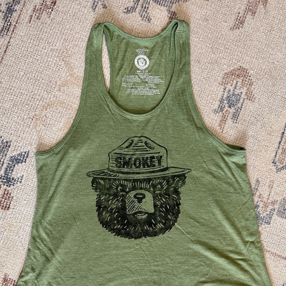 Women’s graphic tank *Smokey the Bear * Size Small